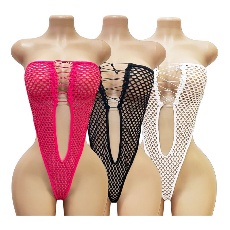 Body de malla con amarre frontal y corte profundo.