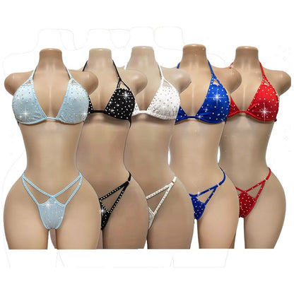 Set de dos piezas con pedrería y amarre ajustable.