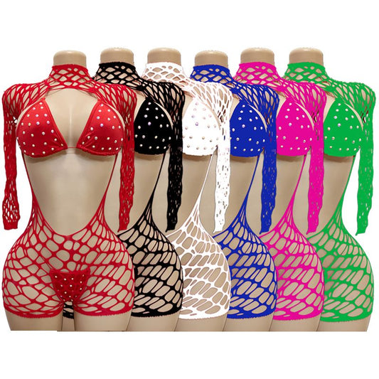 Set de tres piezas en malla con top, panty y mangas largas integradas.